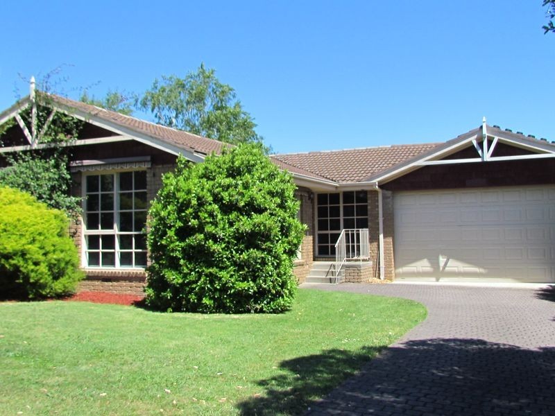 24 Metcalf Crescent, Rowville VIC 3178