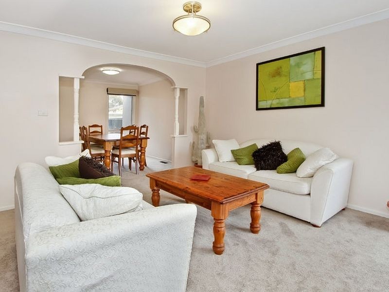 24 Metcalf Crescent, Rowville VIC 3178