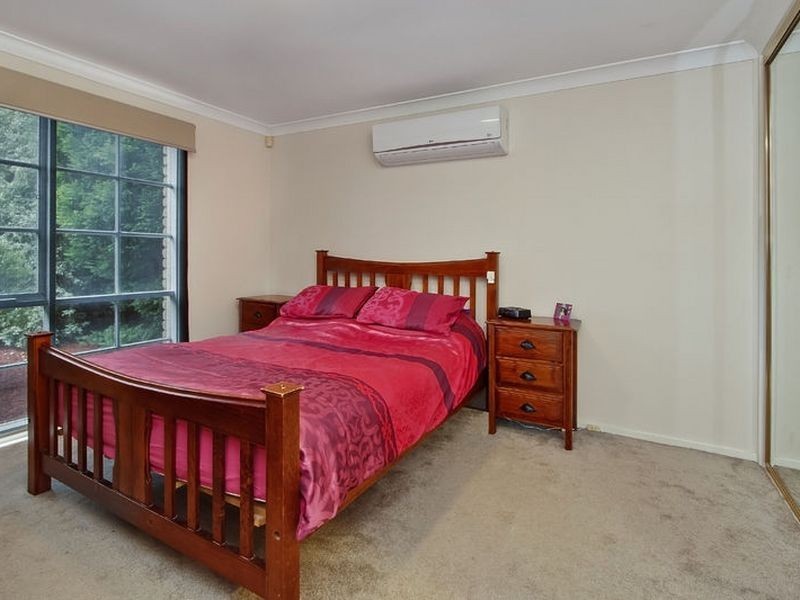 24 Metcalf Crescent, Rowville VIC 3178