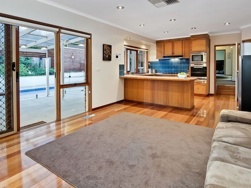 37 Candlebark Quadrant, Rowville VIC 3178