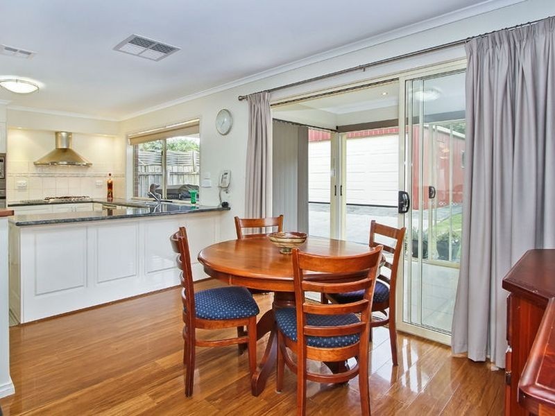 16 Ravenscourt Close, Rowville VIC 3178