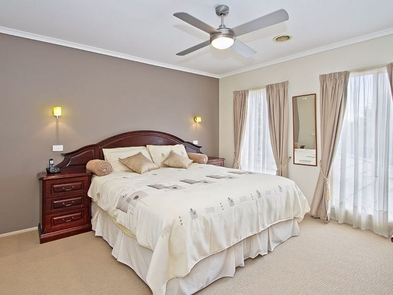 16 Ravenscourt Close, Rowville VIC 3178