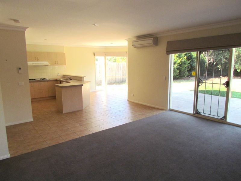 104 Fairway Drive, Rowville VIC 3178