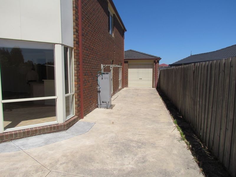104 Fairway Drive, Rowville VIC 3178
