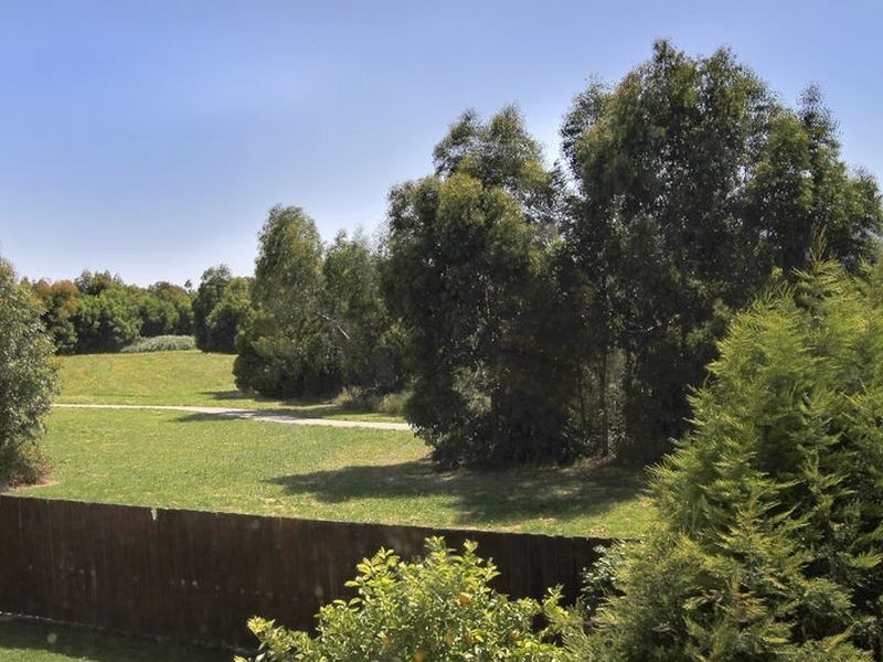 104 Fairway Drive, Rowville VIC 3178