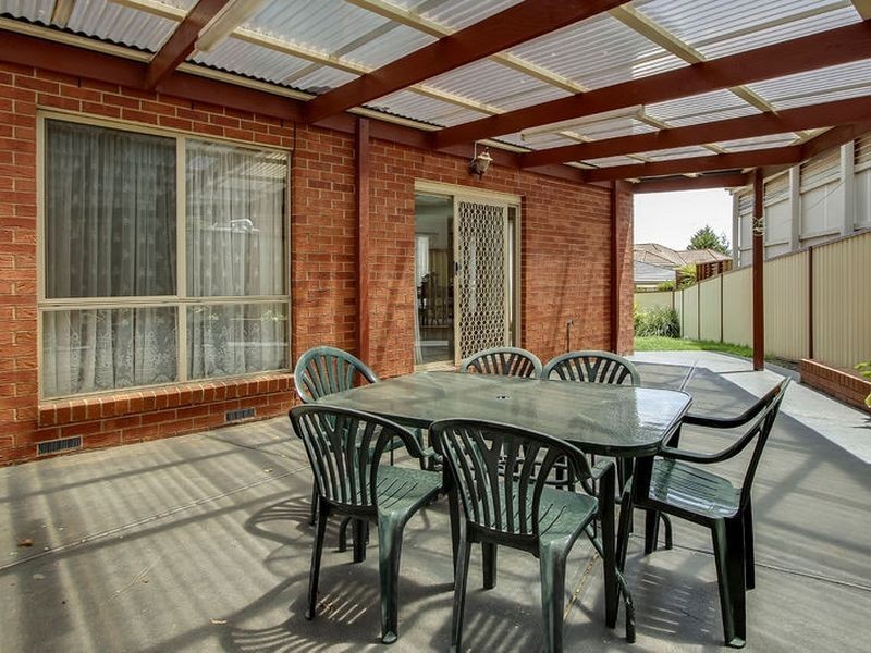 11 Ashbrook Close, Rowville VIC 3178