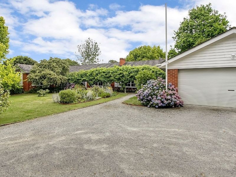 15 Raymond Road, Rowville VIC 3178