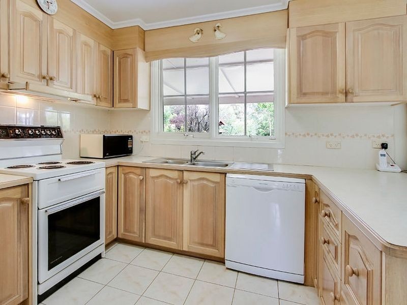 15 Raymond Road, Rowville VIC 3178