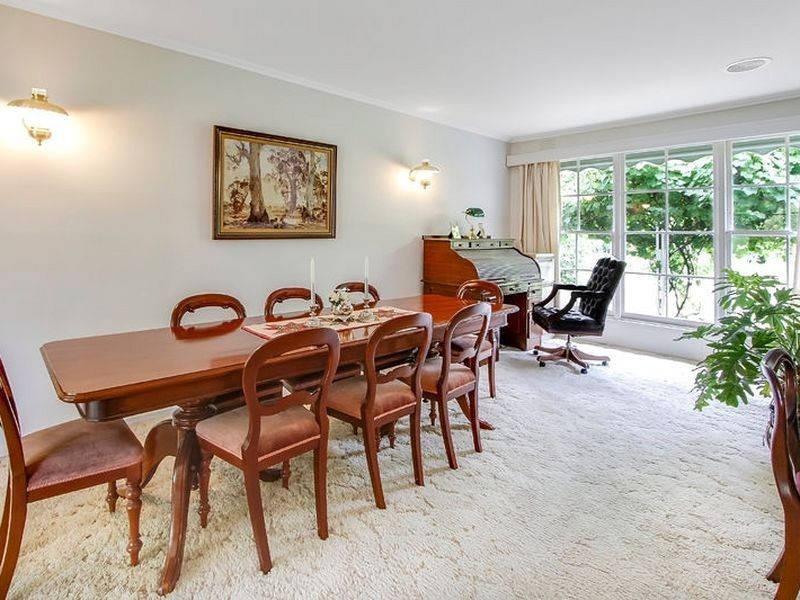 15 Raymond Road, Rowville VIC 3178