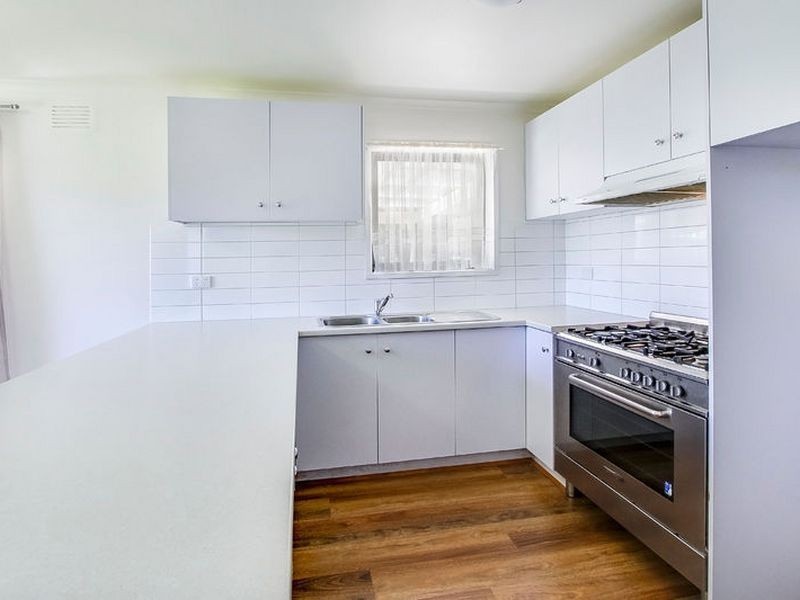 6 Muirkirk Close, Endeavour Hills VIC 3802