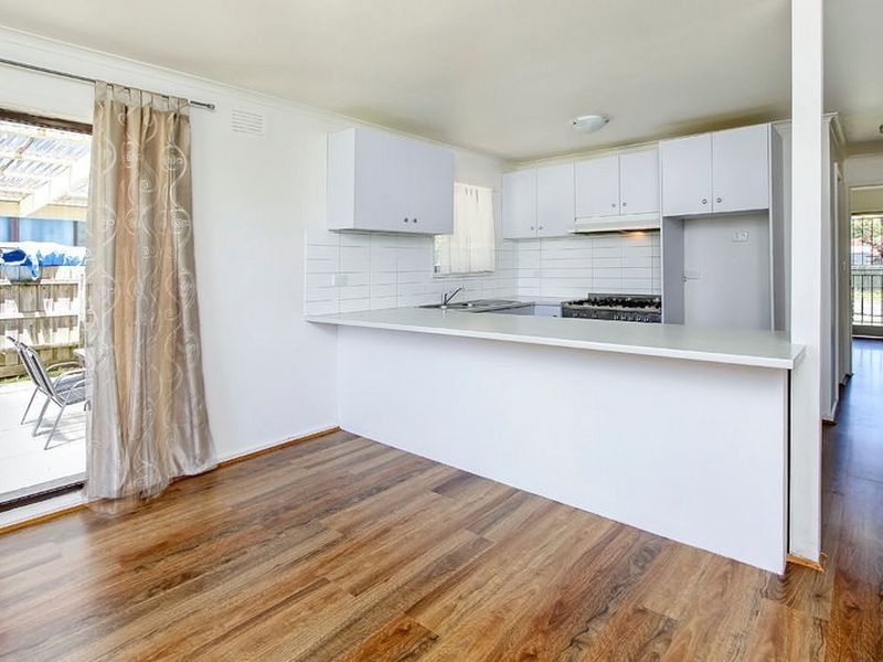 6 Muirkirk Close, Endeavour Hills VIC 3802