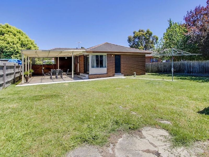 6 Muirkirk Close, Endeavour Hills VIC 3802