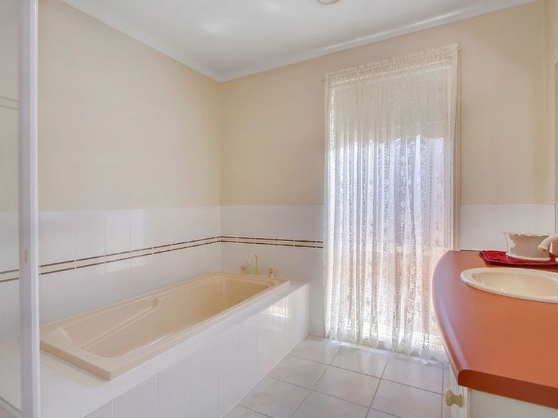 6 Kensington Place, Wantirna South VIC 3152