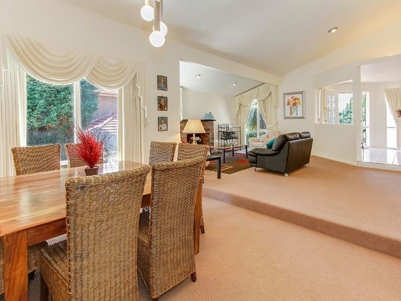 51 Debra Street, Rowville VIC 3178