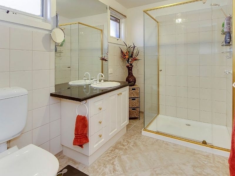 51 Debra Street, Rowville VIC 3178