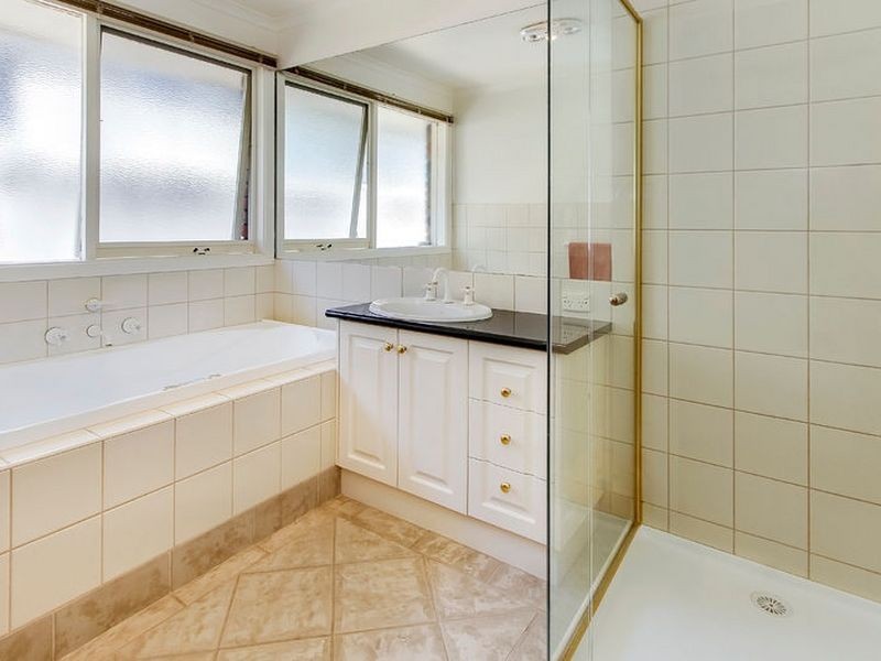 51 Debra Street, Rowville VIC 3178