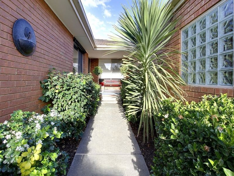 319 Dandelion Drive, Rowville VIC 3178