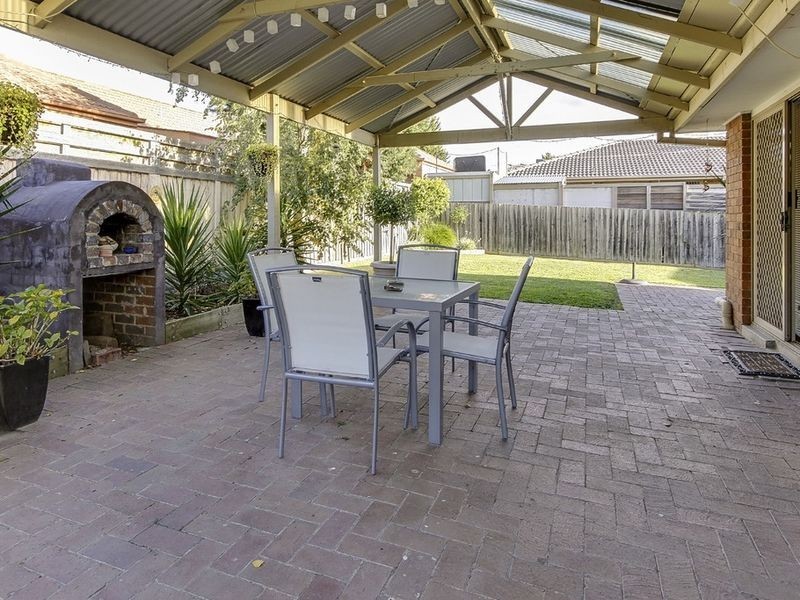 319 Dandelion Drive, Rowville VIC 3178
