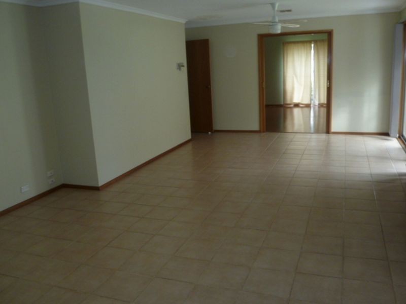 16 Oakdene Court, Rowville VIC 3178