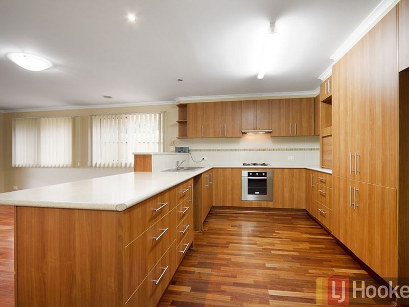 16 Merlin Crescent, Ferntree Gully VIC 3156