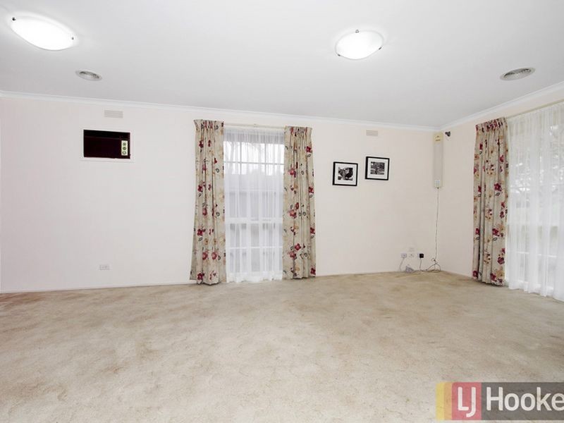 16 Merlin Crescent, Ferntree Gully VIC 3156