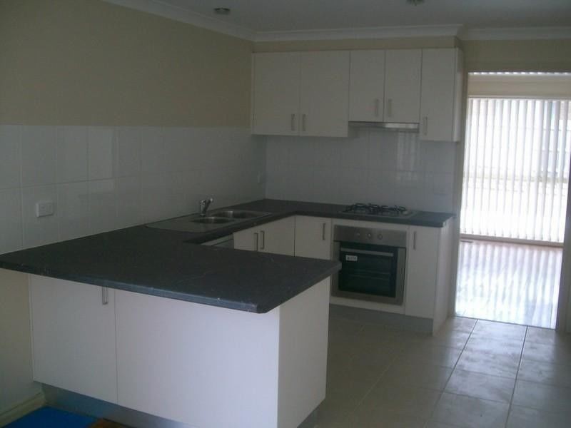 2/13 Bowen Street, Ferntree Gully VIC 3156