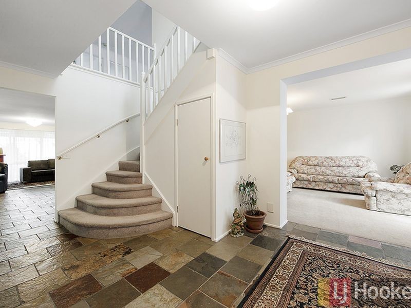 39 Halsbury Drive, Rowville VIC 3178