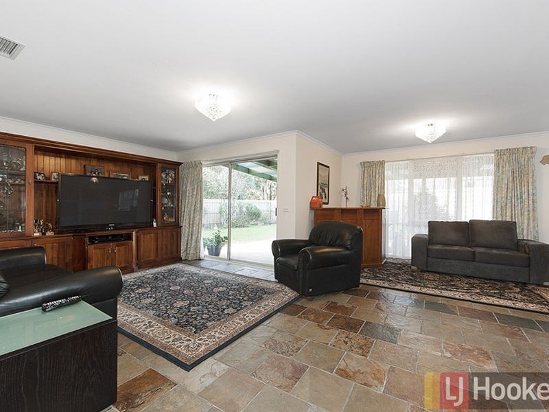 39 Halsbury Drive, Rowville VIC 3178