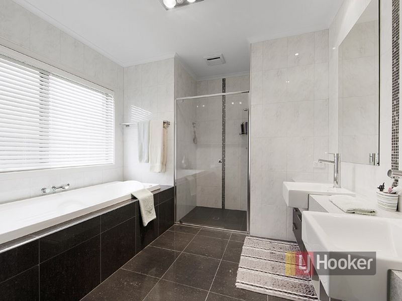 20 Viewmount Place, Sandhurst VIC 3977