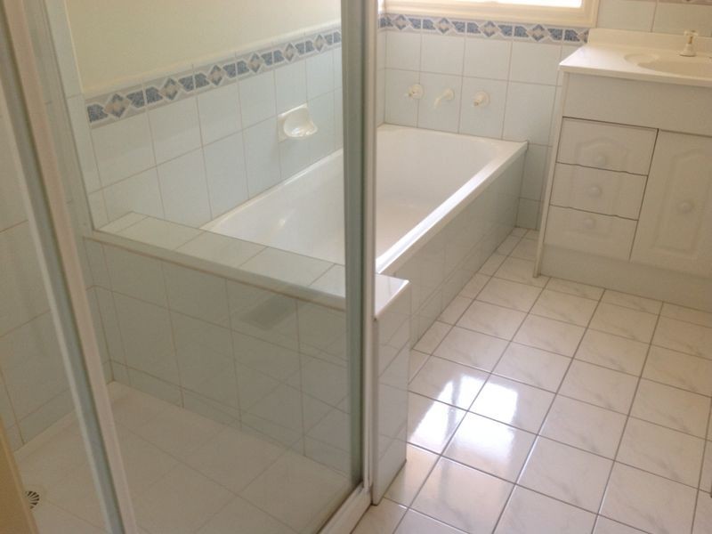 2/13 Lakeview Avenue, Rowville VIC 3178