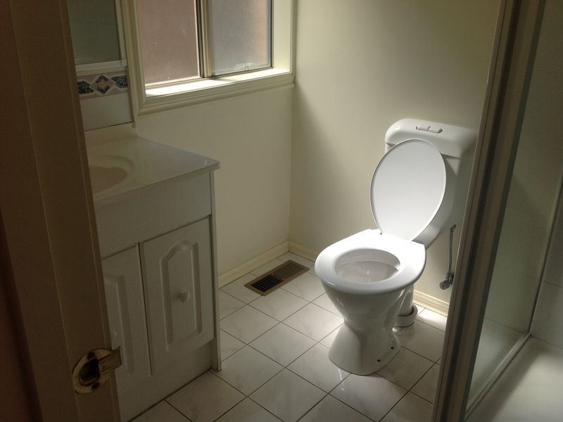 2/13 Lakeview Avenue, Rowville VIC 3178