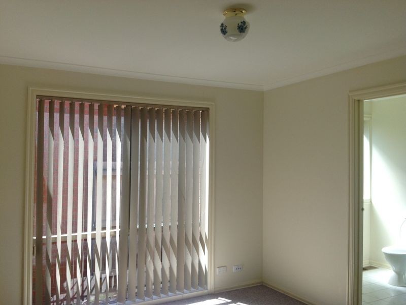 2/13 Lakeview Avenue, Rowville VIC 3178