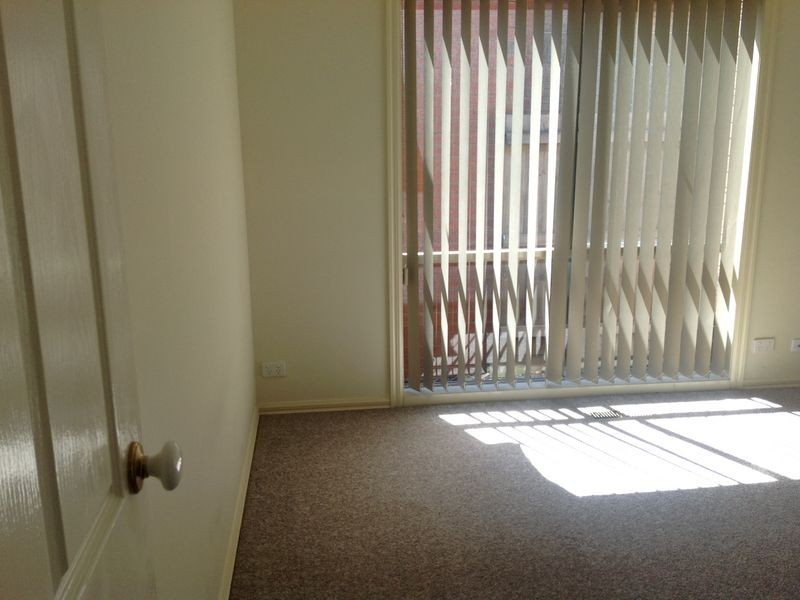 2/13 Lakeview Avenue, Rowville VIC 3178