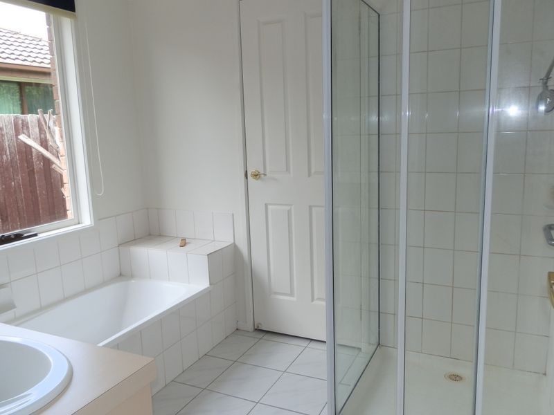 25 Lakesfield Drive, Lysterfield VIC 3156