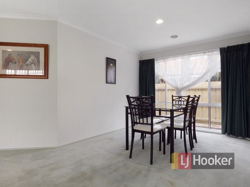 102 Waradgery Drive, Rowville VIC 3178