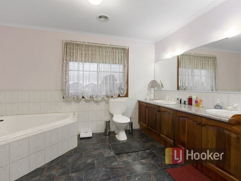 14 Pia Drive, Rowville VIC 3178