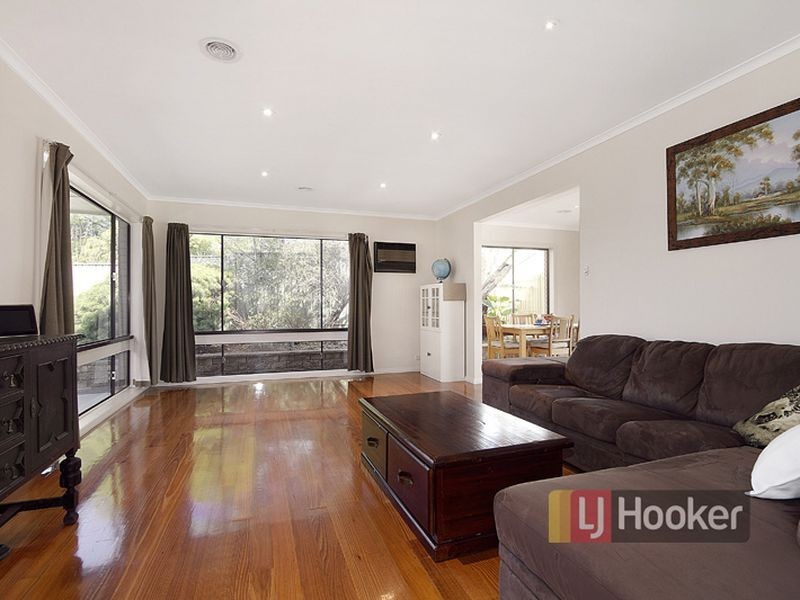 27 Acacia Road, Ferntree Gully VIC 3156