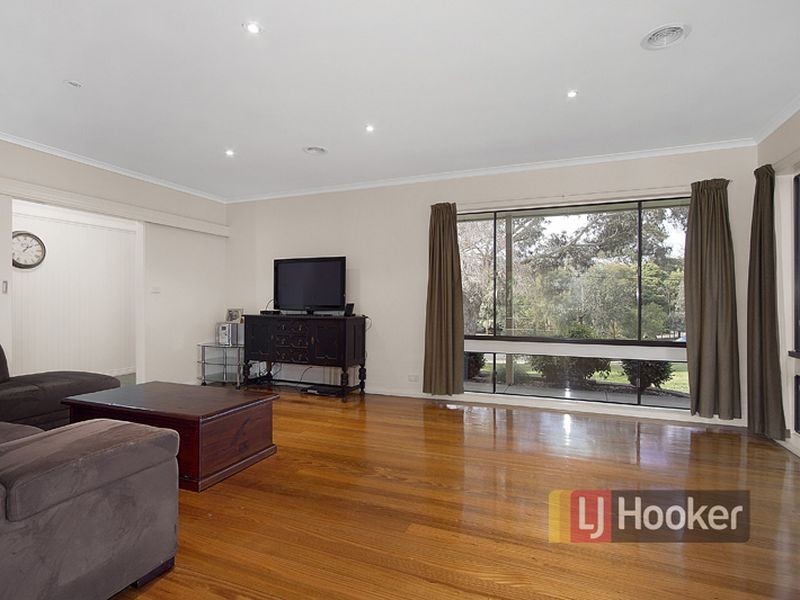 27 Acacia Road, Ferntree Gully VIC 3156