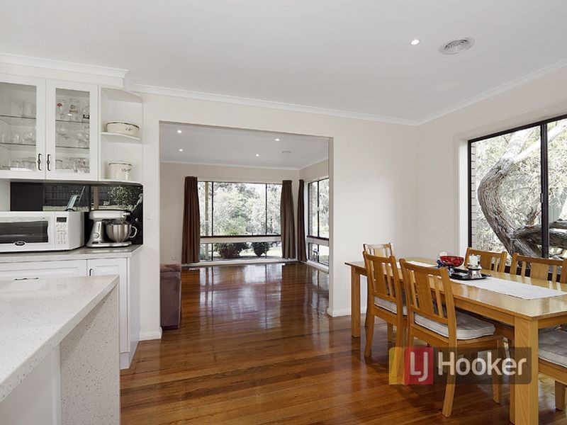 27 Acacia Road, Ferntree Gully VIC 3156