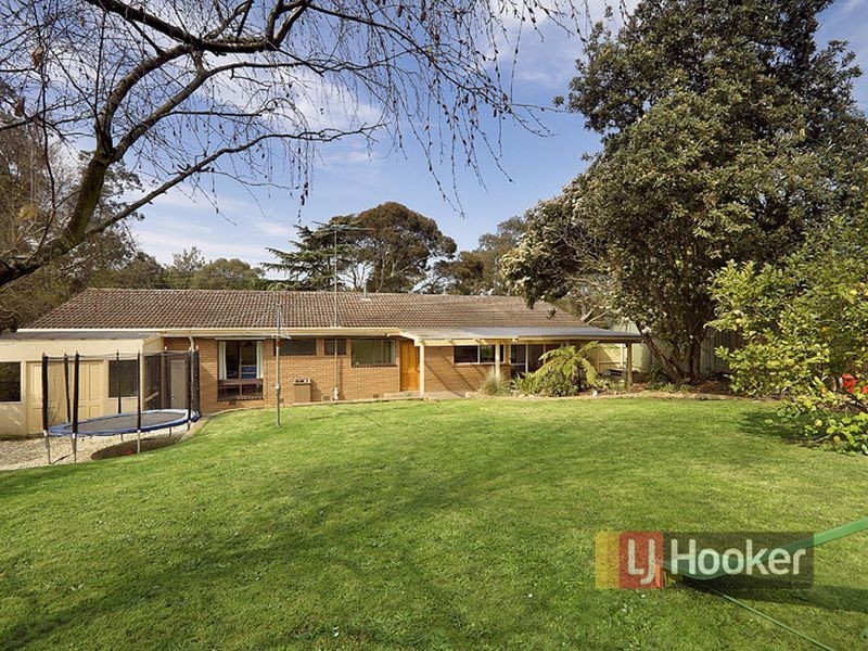 27 Acacia Road, Ferntree Gully VIC 3156