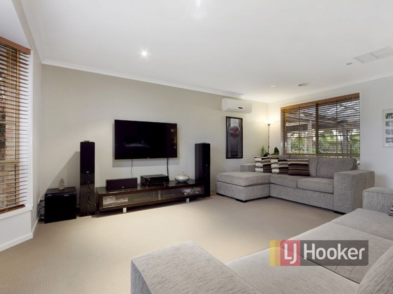 225 Dandelion Drive, Rowville VIC 3178