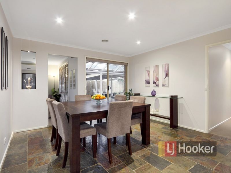 225 Dandelion Drive, Rowville VIC 3178
