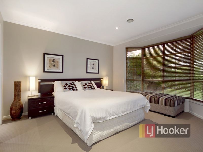 225 Dandelion Drive, Rowville VIC 3178
