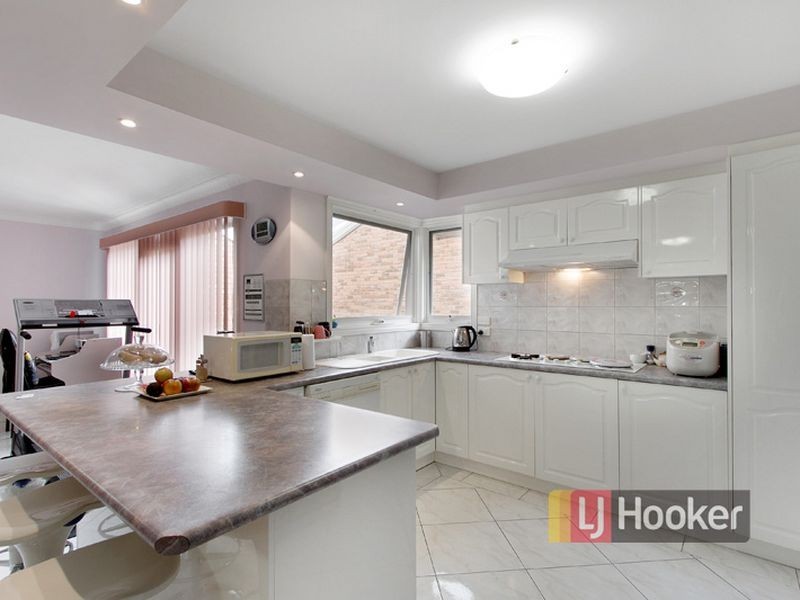 99 Pitfield Crescent, Rowville VIC 3178