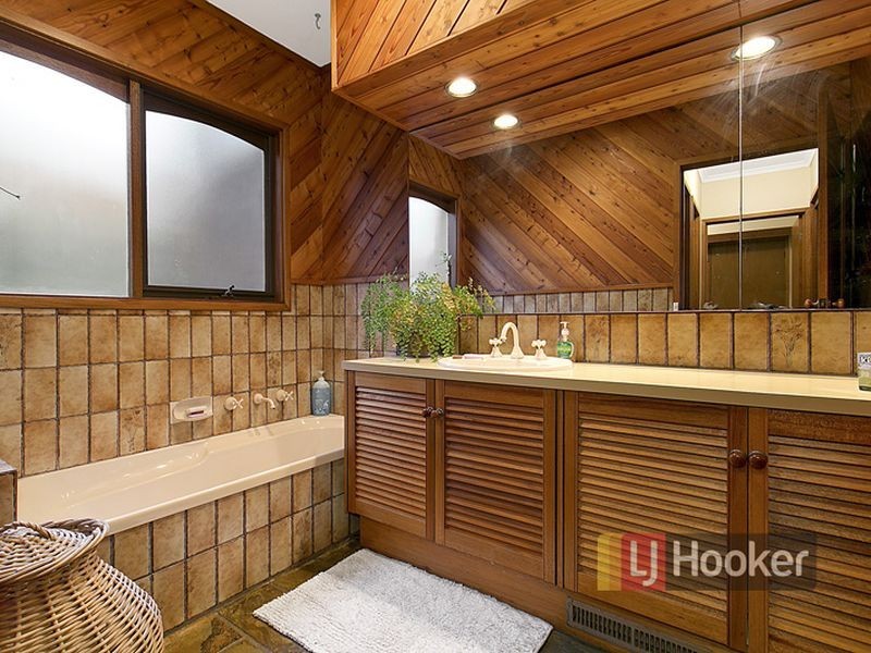 9 Superior Avenue, Rowville VIC 3178