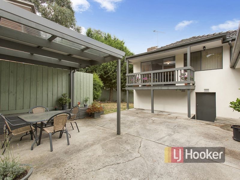 8 Leitch Street, Ferntree Gully VIC 3156