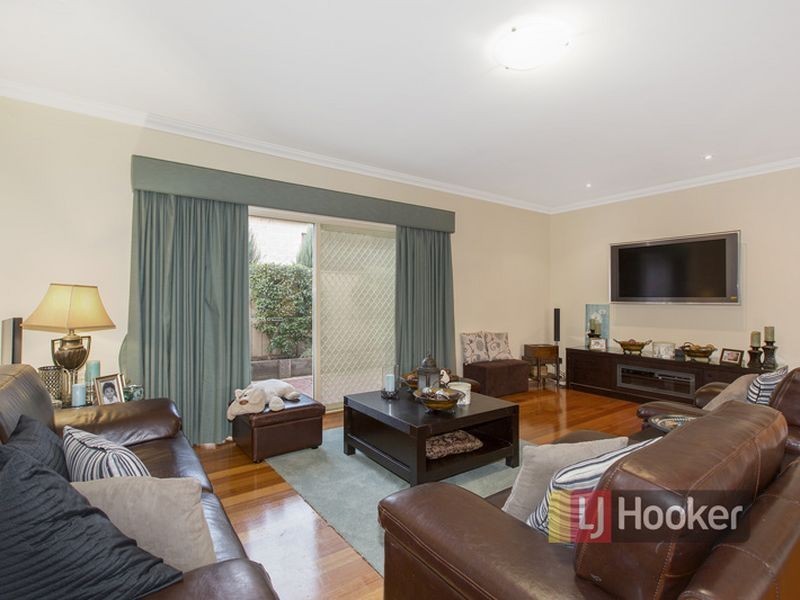 35 Grange Drive, Lysterfield VIC 3156