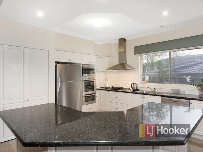 35 Grange Drive, Lysterfield VIC 3156