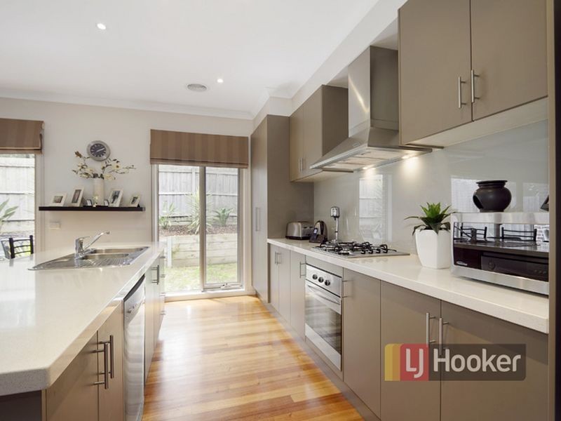 4/4 Saltbush Court, Rowville VIC 3178