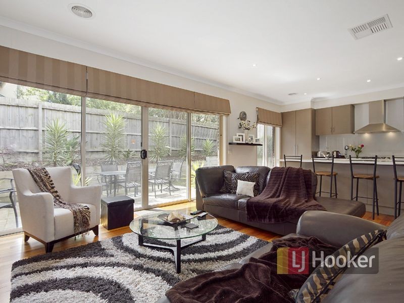 4/4 Saltbush Court, Rowville VIC 3178